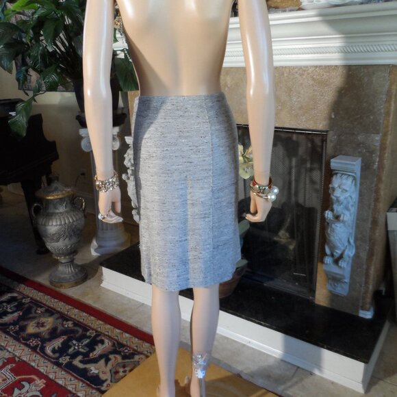 Carolina Herrera Beige Tweed Skirt Suit w/ Raw Edge Detail – Size US 4 - Picture 13 of 16